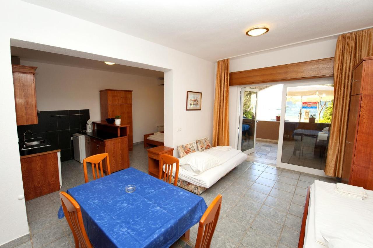 Apartments By The Sea Slatine, Ciovo - 10435 Екстериор снимка